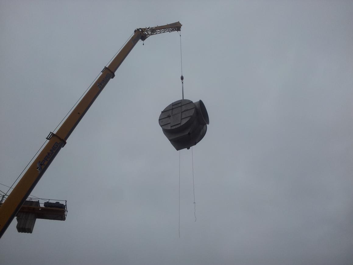 Lifting of a main module