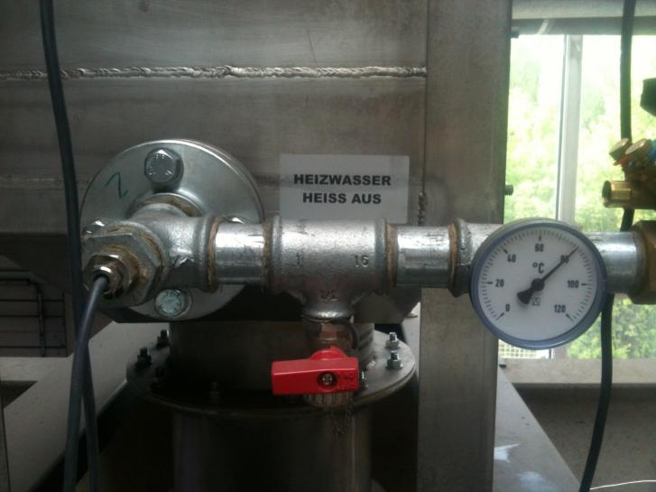 Thermometer Heizwasser KALT AUS (ca. 80°C)